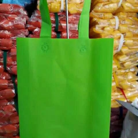 

ISI 6 PCS GOODIE BAG BOX 30x40 TAS SPUNBOUND PAKAI ALAS / BISA BERDIRI