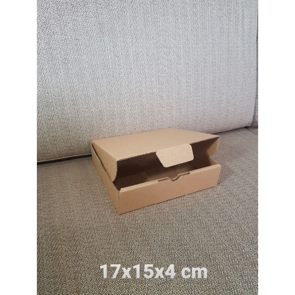 

Kardus Box uk. 17x15x4 cm Kotak Karton Die Cut