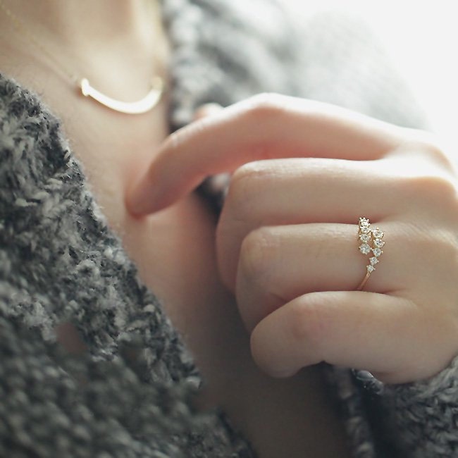 Cincin Wanita Bahan Titanium Steel Warna Gold Hias Kristalberlian Untuk Pernikahanpertunangan