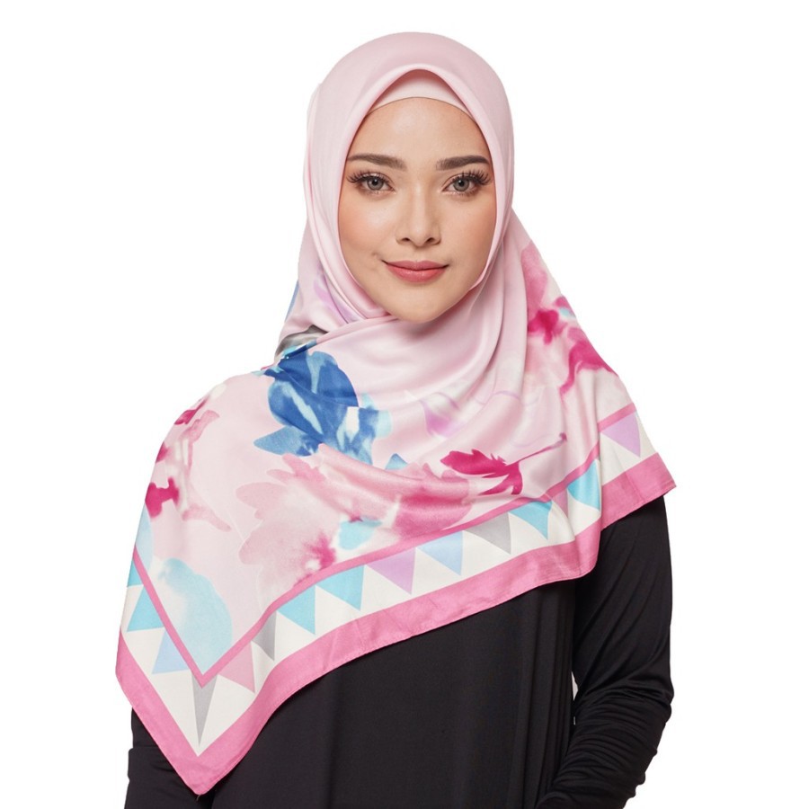 HIJAB SEGI EMPAT MOTIF ELZATTA | KAILA LALISA