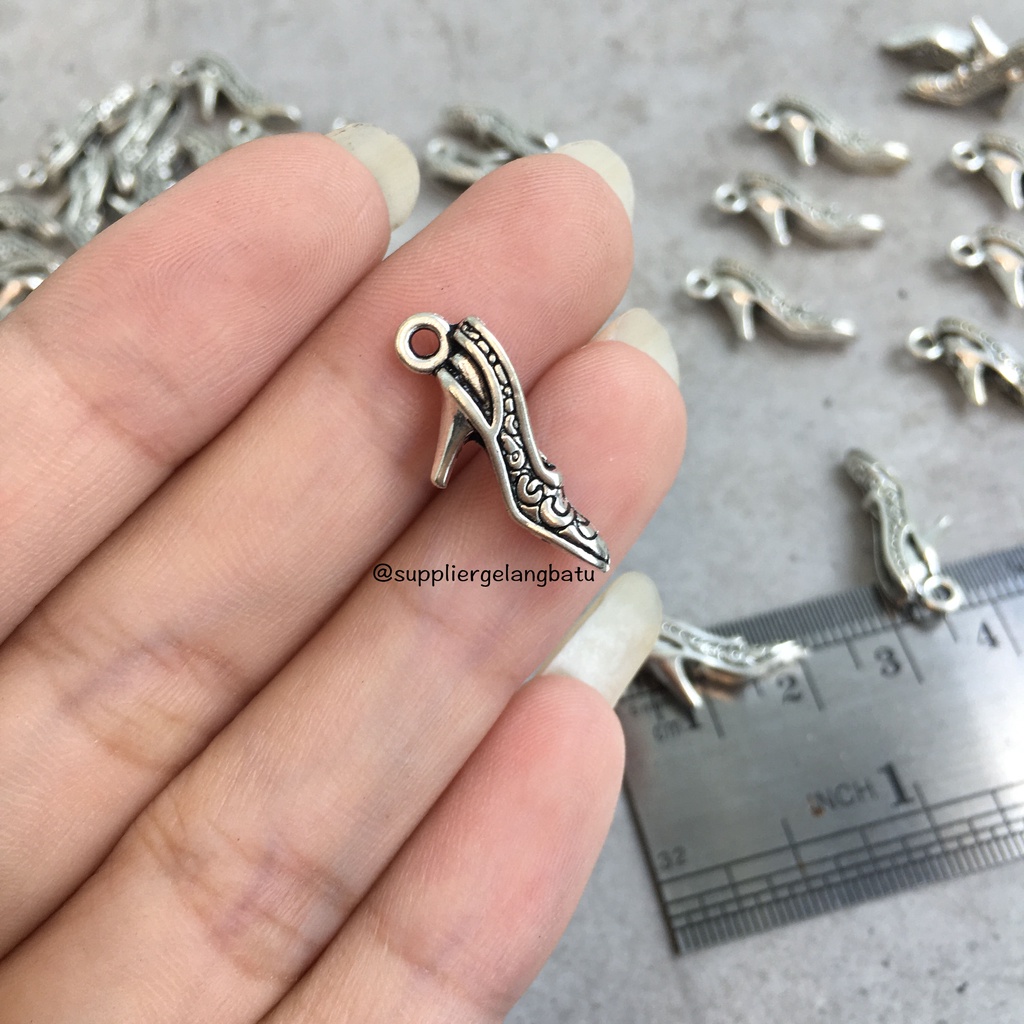 Bahan Aksesoris Charms Logam Lady Shoe SILVER bandul gelang kalung 2cm