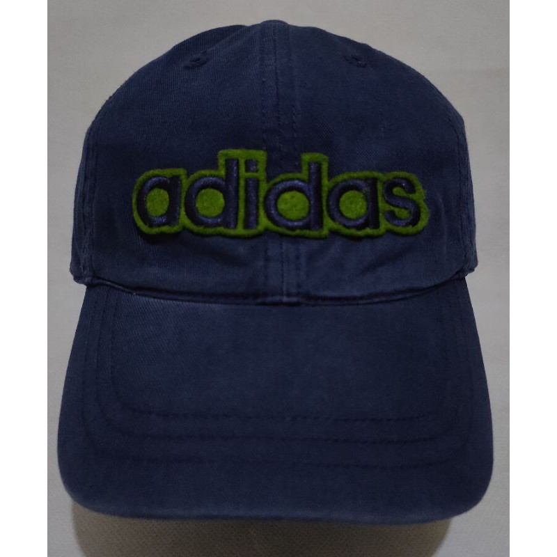 Topi adidas bekas