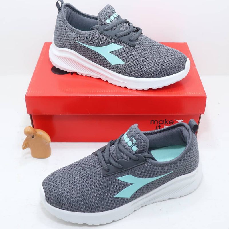 Sale 70% Sepatu Original Diadora Wanita Jube Grey Pink BNIB Termurah