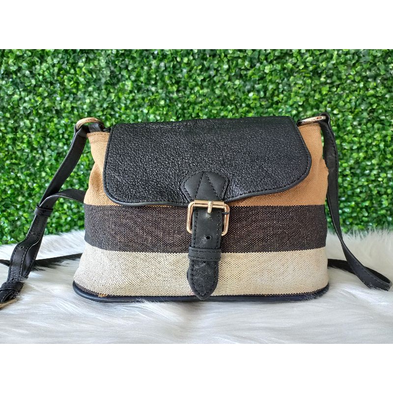Tas Vintage Burberry Small Gowan Crossbody bag preloved