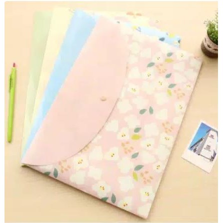 

Map A4 Motif Bunga Bahan PVC / Folder A4 / Document holder