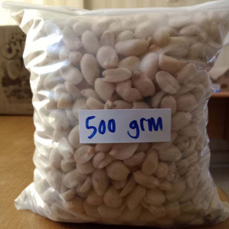 

Kacang Tanah Kupas Mentah 41/51 Repack 500gram / Kacang Kupas 41/51 Repack 500gram Termurah Terlaris