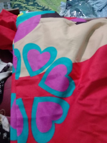 Sprei  140 X 200 Sampai 180 X 200 : 64 Ribu - 70 Ribu ( B 2 + G 2 )