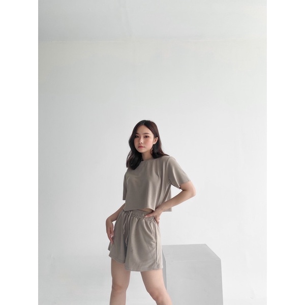 NEW YORK SET-CROCKERY