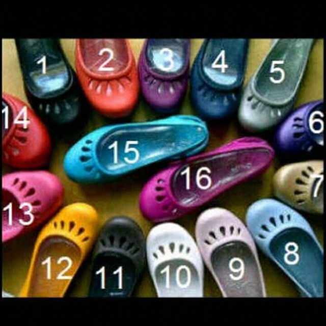 Sepatu sandal malindi