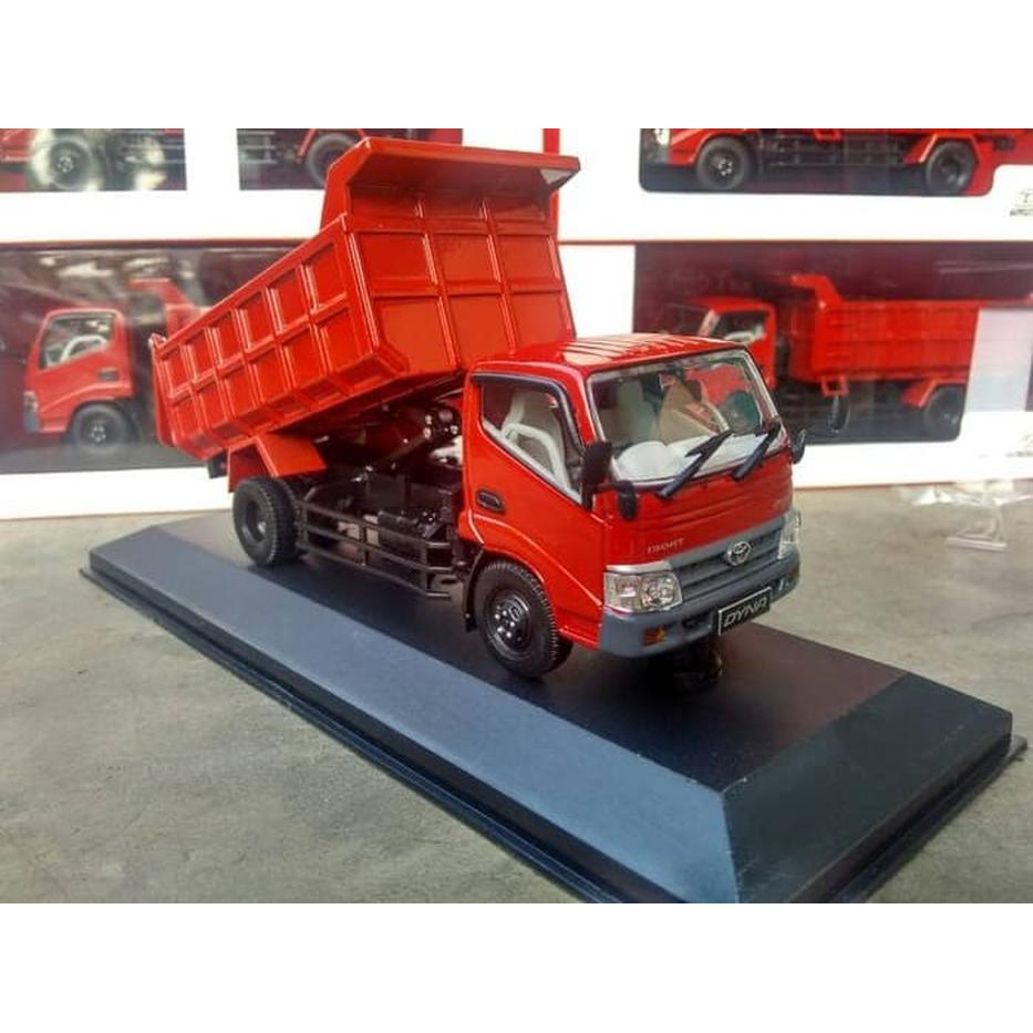 Jual Diecast Miniatur Miniatur Truk Toyota Dyna 130HT Dump Truck Diecast Original Murah Indonesia Shopee Indonesia