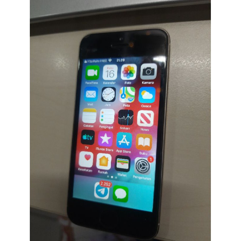 Iphone 5s 64 GB Mulus Rosegold Murah Bypass premium