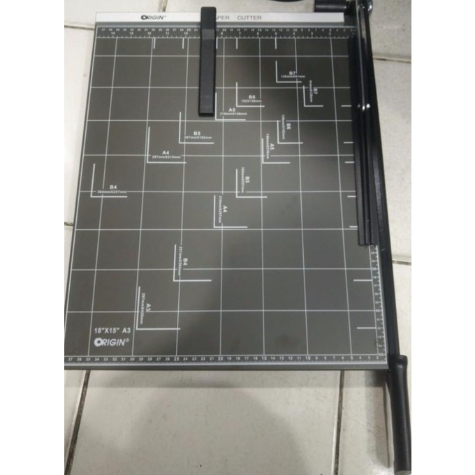 

Bergaransi Mesin Pemotong Kertas Origin A3/ Paper Cutter Diskon