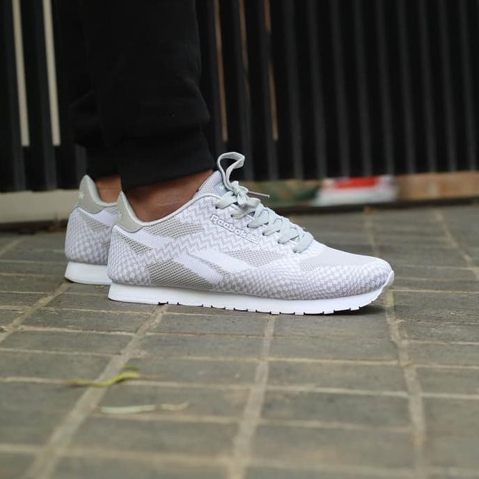 SEPATU SPORT RUN SA065