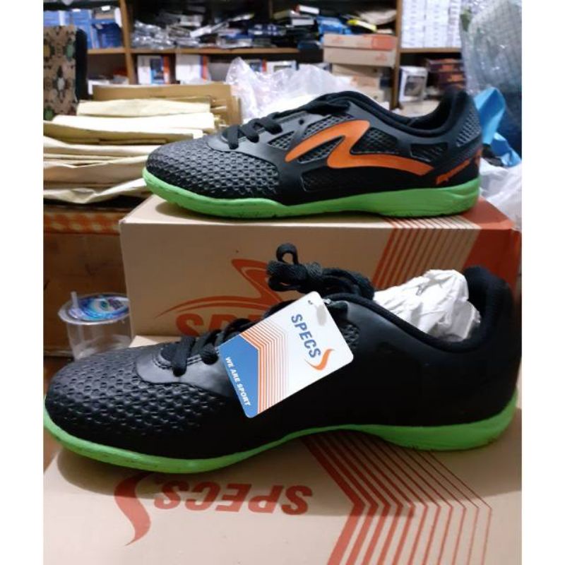 sepatu futsal specs cyanide in - black