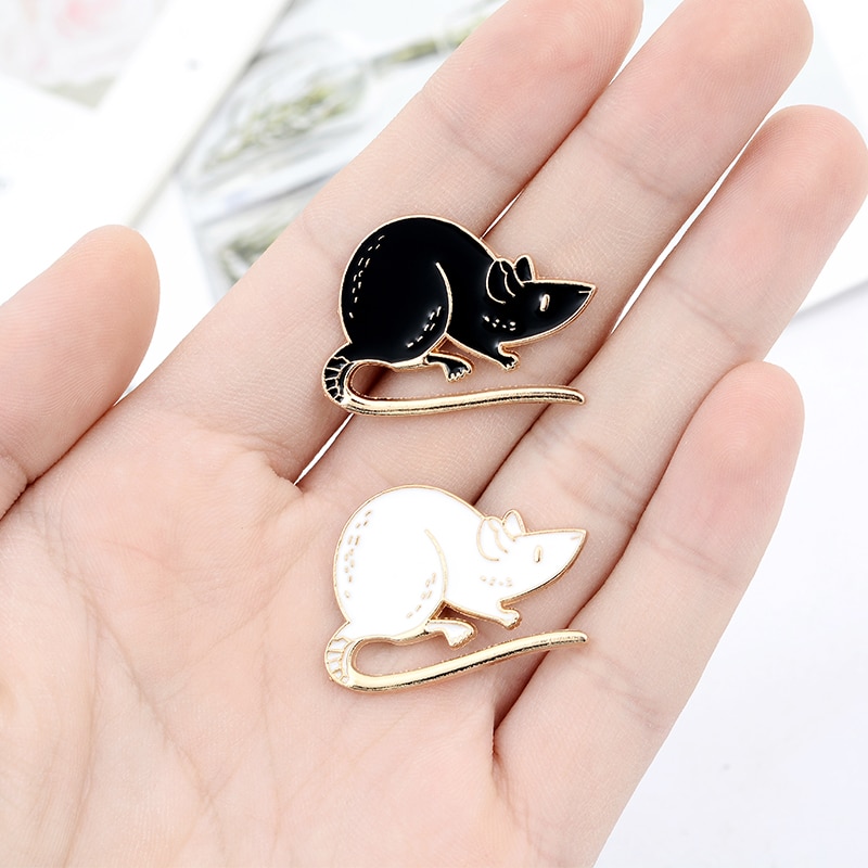 Bros Pin Enamel Bentuk Tikus Warna Hitam Putih Untuk Hadiah