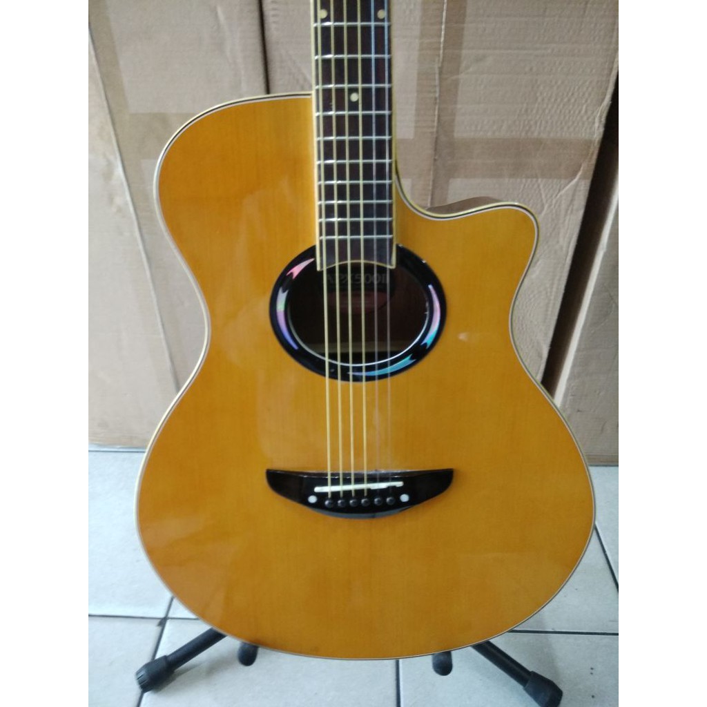 Gitar Akustik Merk Yamaha Tipe APX 500 Warna Natural Trusrod Jakarta Murah