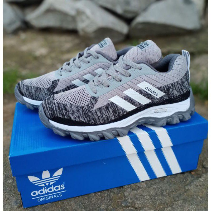 SEPATU ADIDAS TRACKING RAJUT TERBARU sepatu hiking rajut