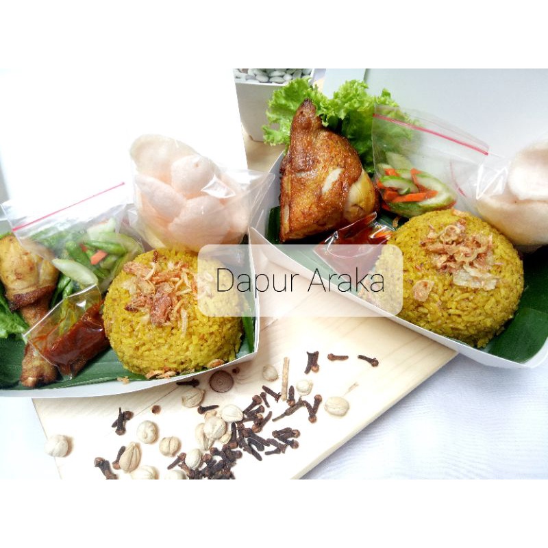 Paket nasi kebuli ayam paper box ready to eat