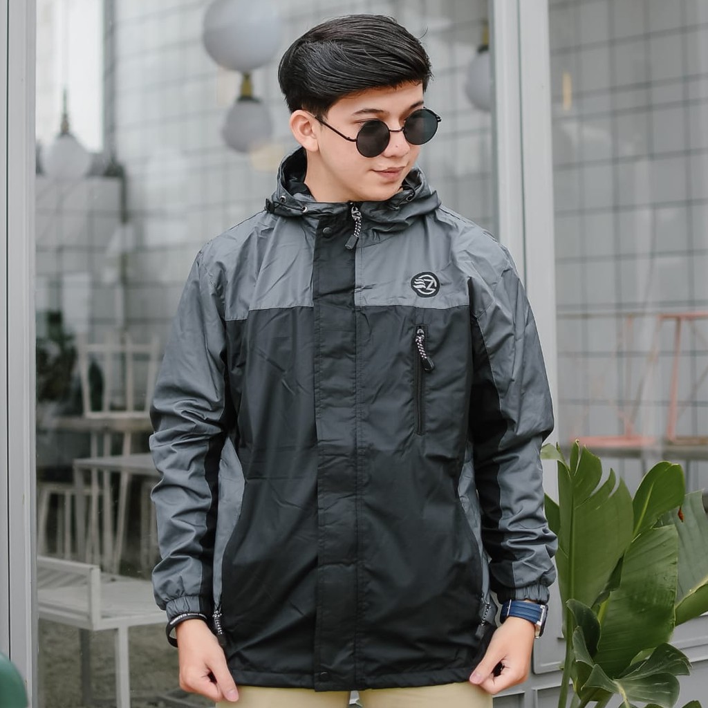 Public - Jaket Outdoor Elzano Comby - Jaket Parasut Waterproof Pria