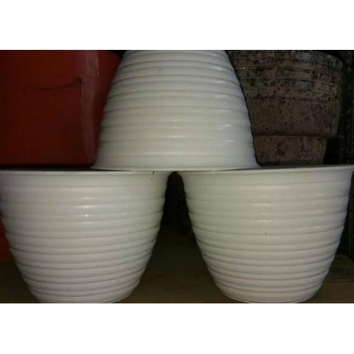 (Diskon) Pot Bunga Tawon Putih 18 / Pot Tawon / Pot Bunga <>