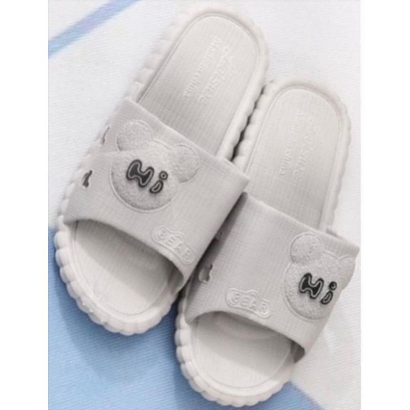 Sandal aslop Jelly Wanita Ban Motif Bear Timbul Hi/Sandal Kokop Jelly Karet Wanita Motif Bear/Sandal Jelly Wanita Motif Hi Bear/Sandal Wanita Lucu/Sandal Karet Kokop Wanita Terbaru/SandL Wanita