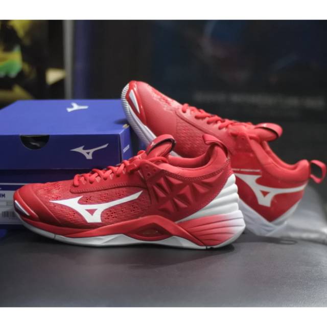 mizuno momentum low