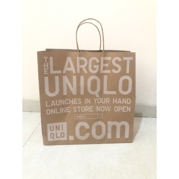 

paper bag/paperbag/tas kertas/bungkus kado/Uniqlo