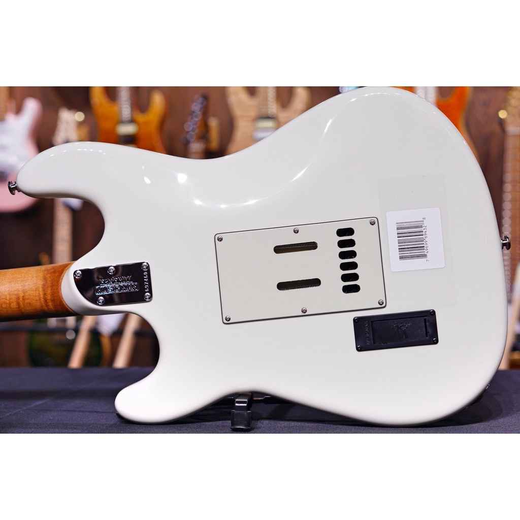 Ernie Ball Music Man Cutlass RS - Ivory White G97460
