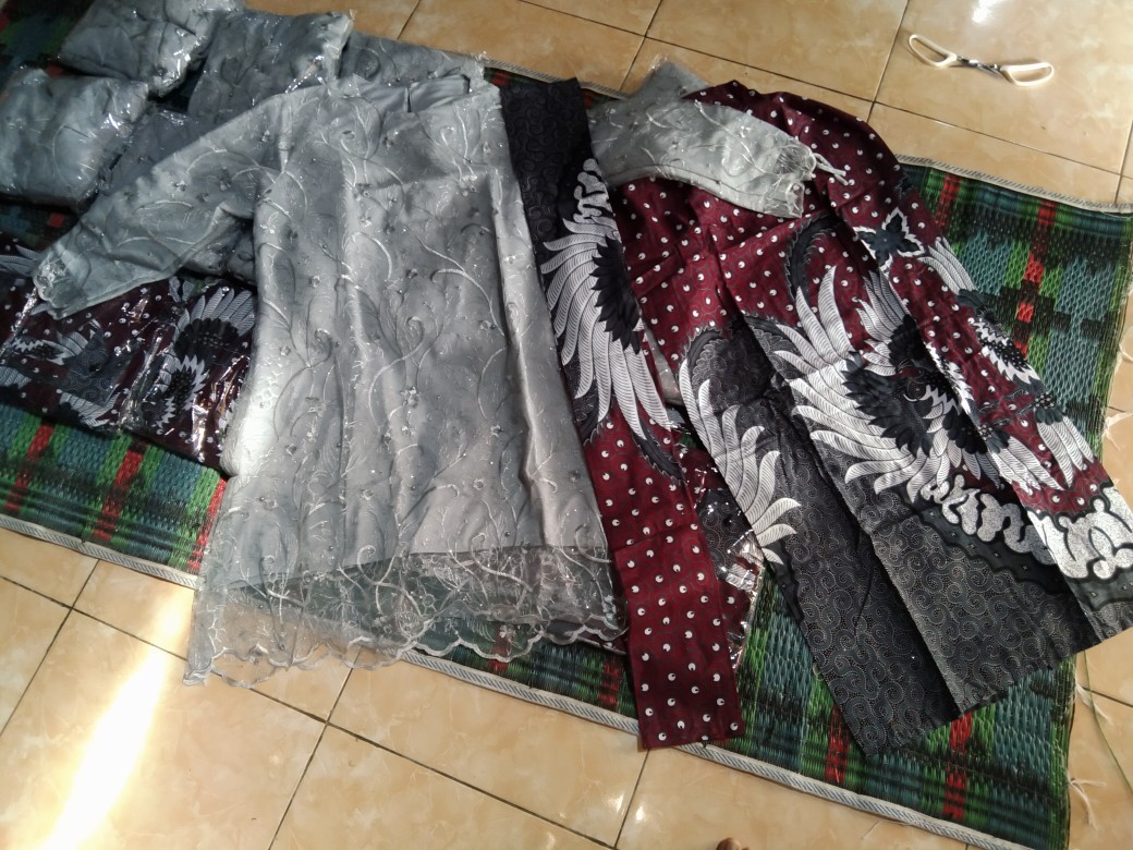 Couple Batik Terbaru 2021 Brukat Premium Sarimbit Batik Kebaya Batik Rnb Batik Couple Keluarga Widya