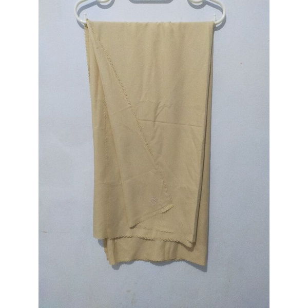 PRELOVED JILBAB SYARI SEGIEMPAT 130X130 MURAH HIJAB MUSLIMAH KATUN laser cut cantik kuning ADEM MERK