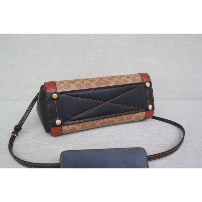 78488 Coach Smiley Bag Troupe Limited Edition Shoulder Tote Model