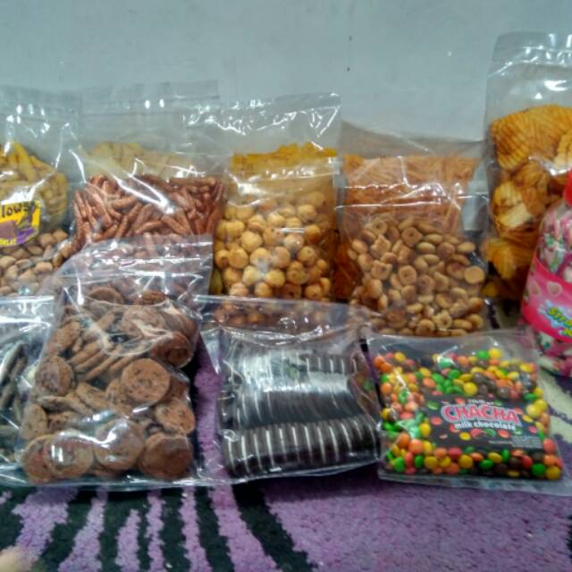 

Snack kiloan ori 500gr, oreo, chacha, good time, happytos segitiga, wafer,nabati