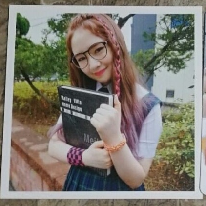 PRISTIN Schxxl Out Kayla dan Yehana Photocard