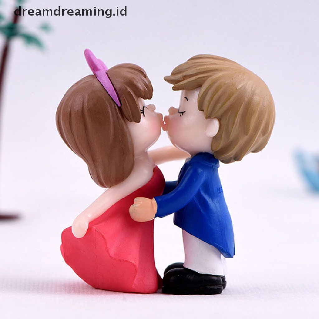 Miniatur Pasangan Romantis Untuk Dekorasi Taman Rumah Boneka