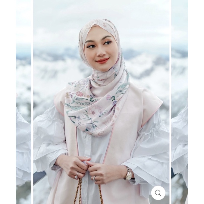 Buttonscarves Nada Satin Shawl - Fis