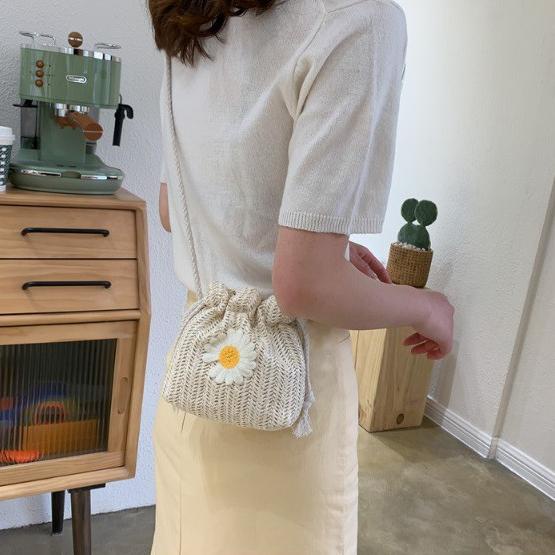 Terbaru.. Mouseman - Tas Selempang Rajut Motif Bunga Daisy / Tas Serut