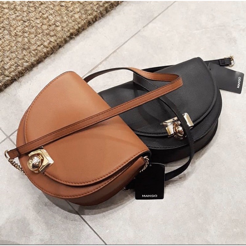PRELOVED MANGO ORIGINAL SLING BAG ( BLACK )