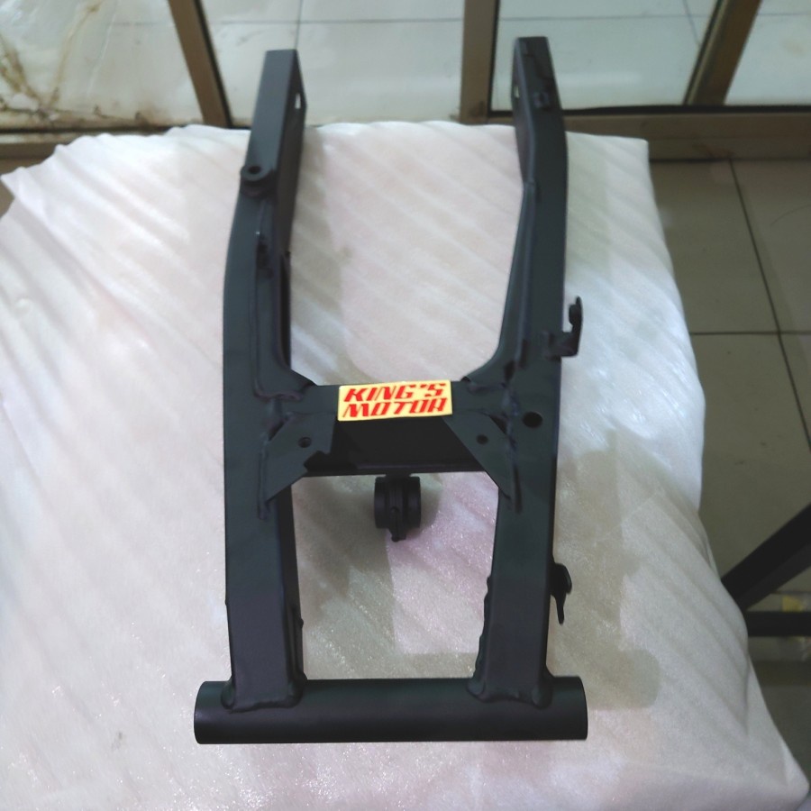 SWING ARM FORK CAPIT UDANG VIXION NEW NVL NVA. 1PA. ASLI YAMAHA