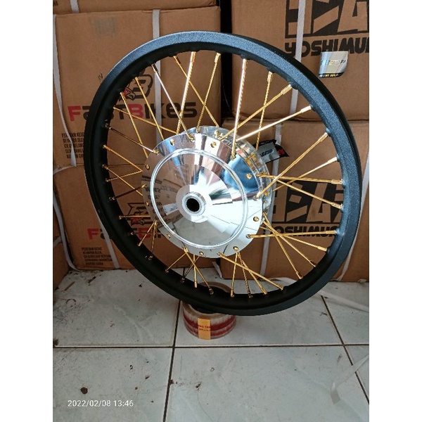 BLK MOTOR# VLEG PAKETAN BELAKANG MOTOR MIO M3 FINO 125 XEON RING 17 X140 HITAM JARI GOLD 1 PC BELAKA