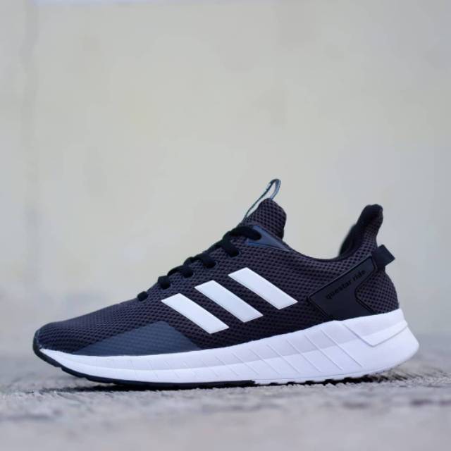 sepatu running adidas original
