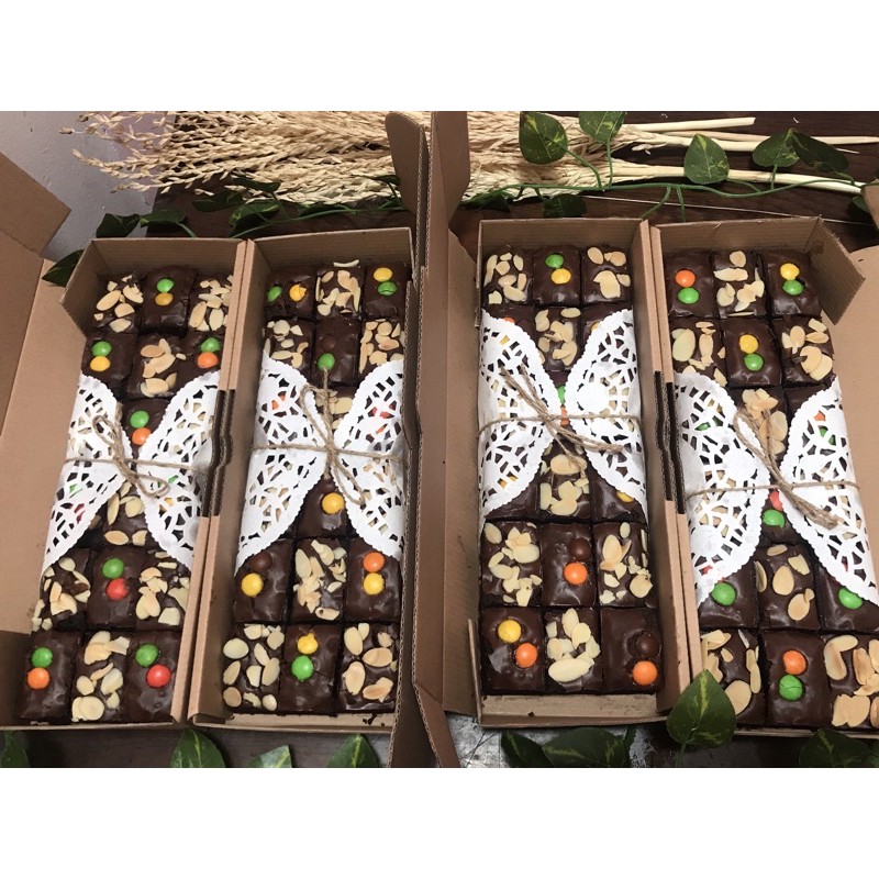 

Brownies size L 30x10 sekat