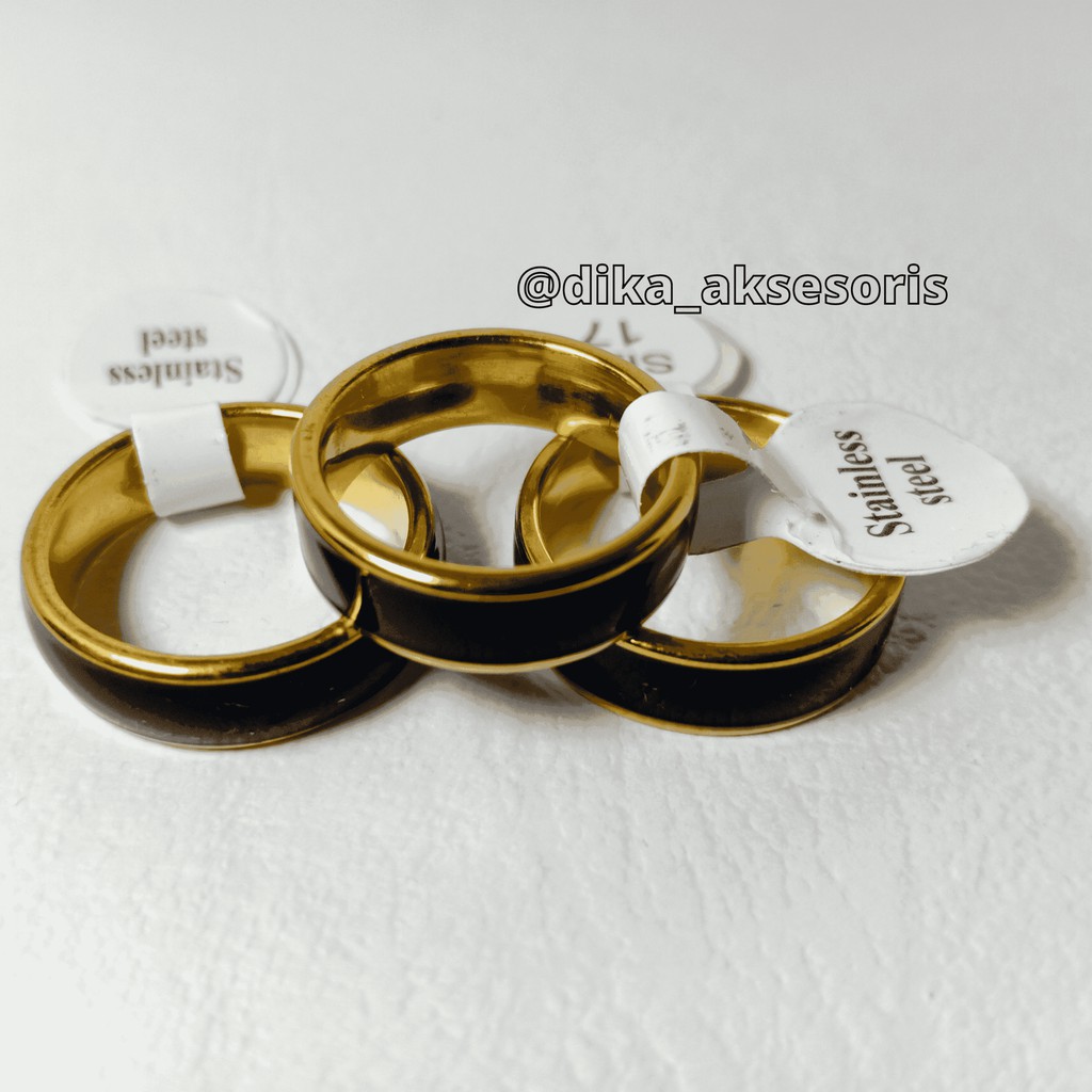 Dika Acc. Cincin Couple, Cincin Pria dan Wanita, Cincin Tunangan model Black Gold Emas Hitam Polos P