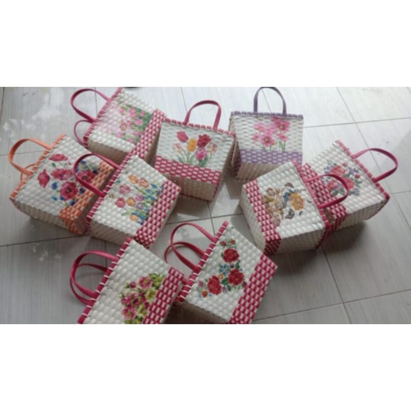 tas anyaman / parcel lebaran / sovenir free nama