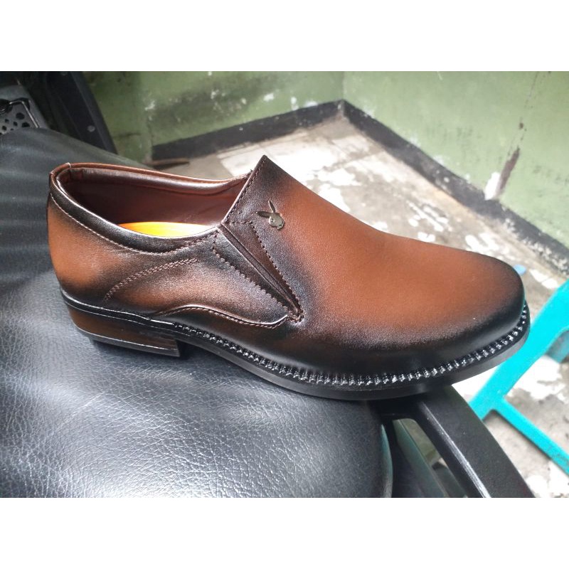 Sepatu pria pantofel formal kulit asli hitam coklat resmi kerja kantor 39 40 41 42 43 original klasik Bandung