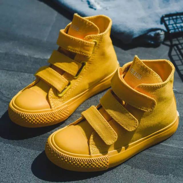 sepatu kets anak