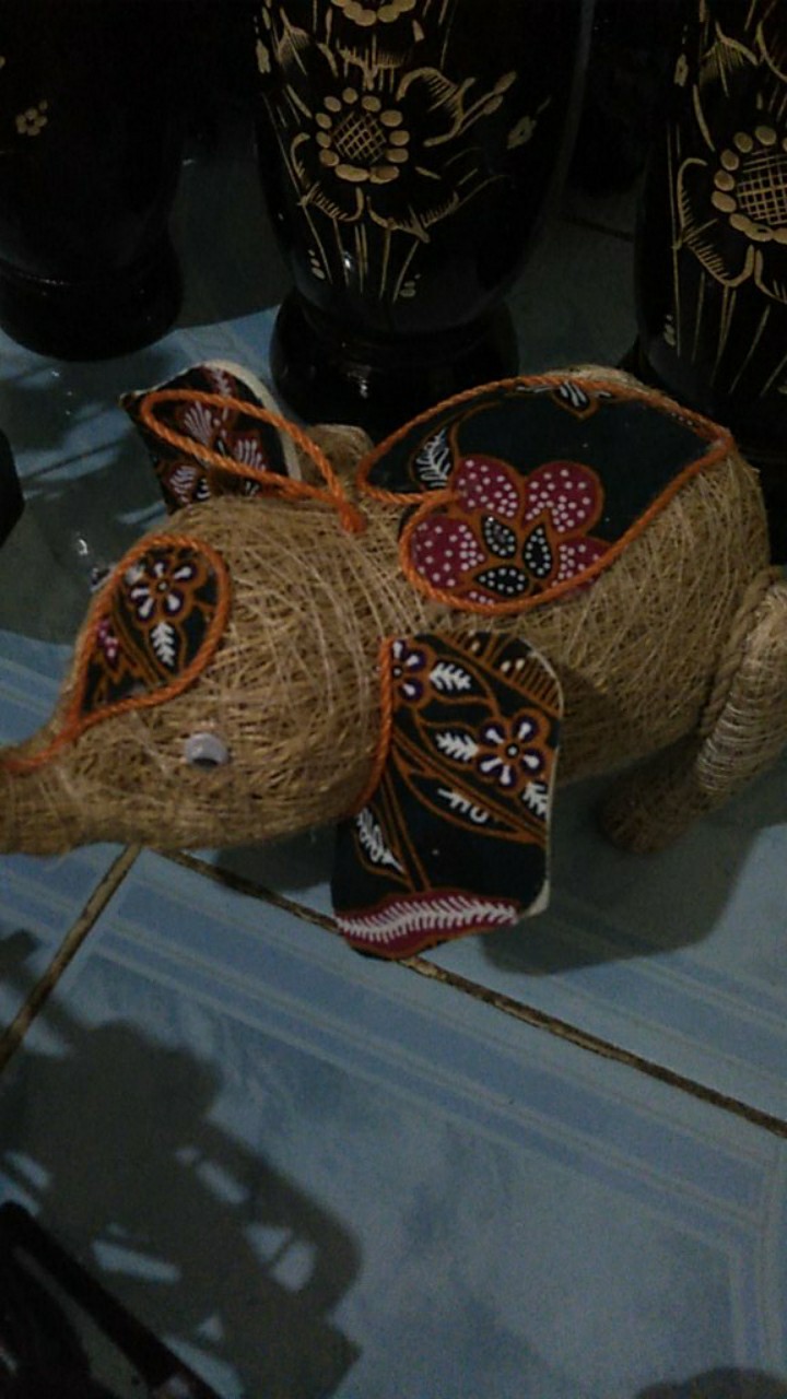 Pajangan Akar Wangi Gajah M 20x10x10 Cm