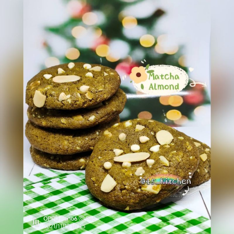 

Homemade Soft Chewy Cookies by @45_kitchen Varian Matcha Almond