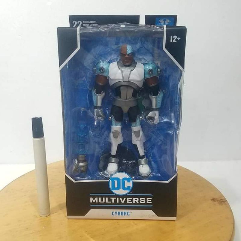 action figureCyborg teen titans
dc multiverse
by mcfarlane toys