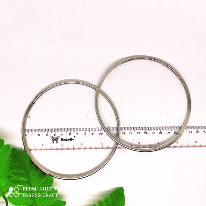 Sepasang ring bulat besar 9cm dan 12 cm