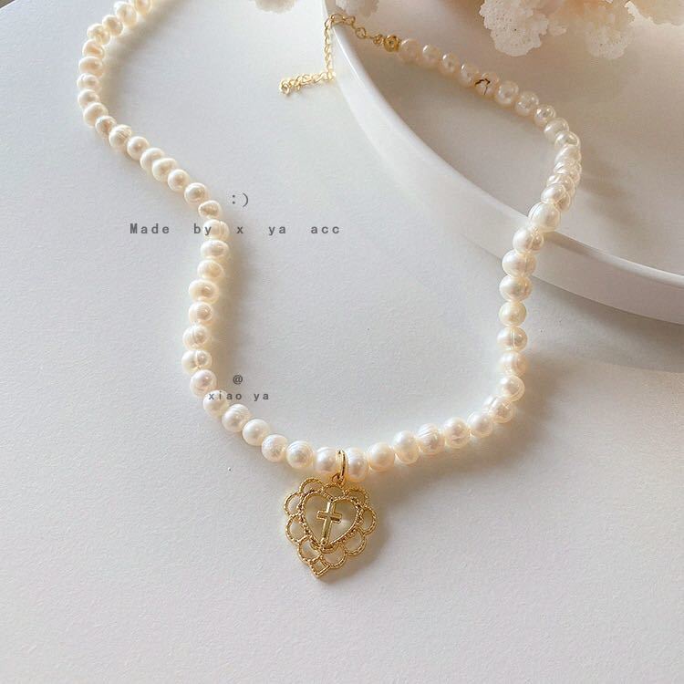 Kalung Rantai Pendek Dengan Liontin Hati / Salib / Mutiara Vintage Untuk Wanita